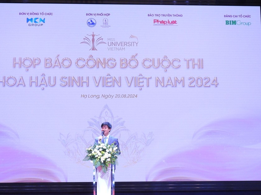 ong-nguyen-van-du-chu-tich-hdqt-fcf-truong-ban-to-chuc-phat-bieu-tai-cuoc-thi-sinh-vien-hoa-hau-nam-2024-1724326239.jpg