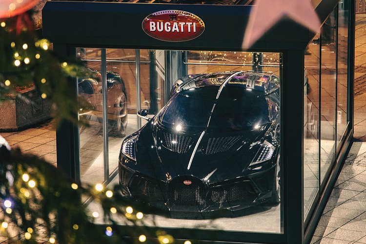 Bugatti trung bay La Voiture Noire hon 310 ty dong don giang sinh-Hinh-7