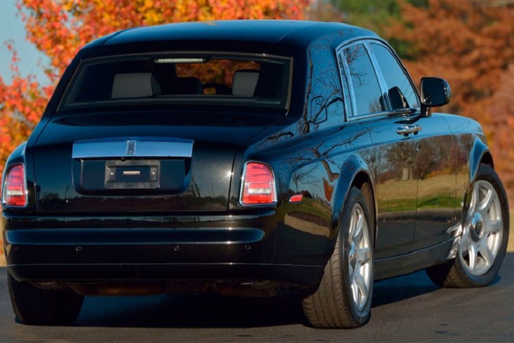 Rolls-Royce Phantom cua ong Donald Trump khoang 300.000 USD-Hinh-3