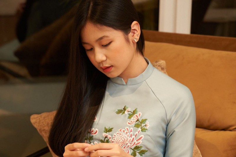 Con gái Lưu Thiên Hương càng lớn càng đẹp, khí chất mỹ nhân lộ rõ mồn một dù mới 16 tuổi - Ảnh 4.