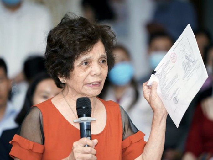 Bà Nguyễn Thị Châm phản ánh tại hội thảo “Ai bảo vệ quyền lợi của cư dân trong chung cư” do Báo Thanh niên tổ chức vừa qua. (Ảnh Báo TN)