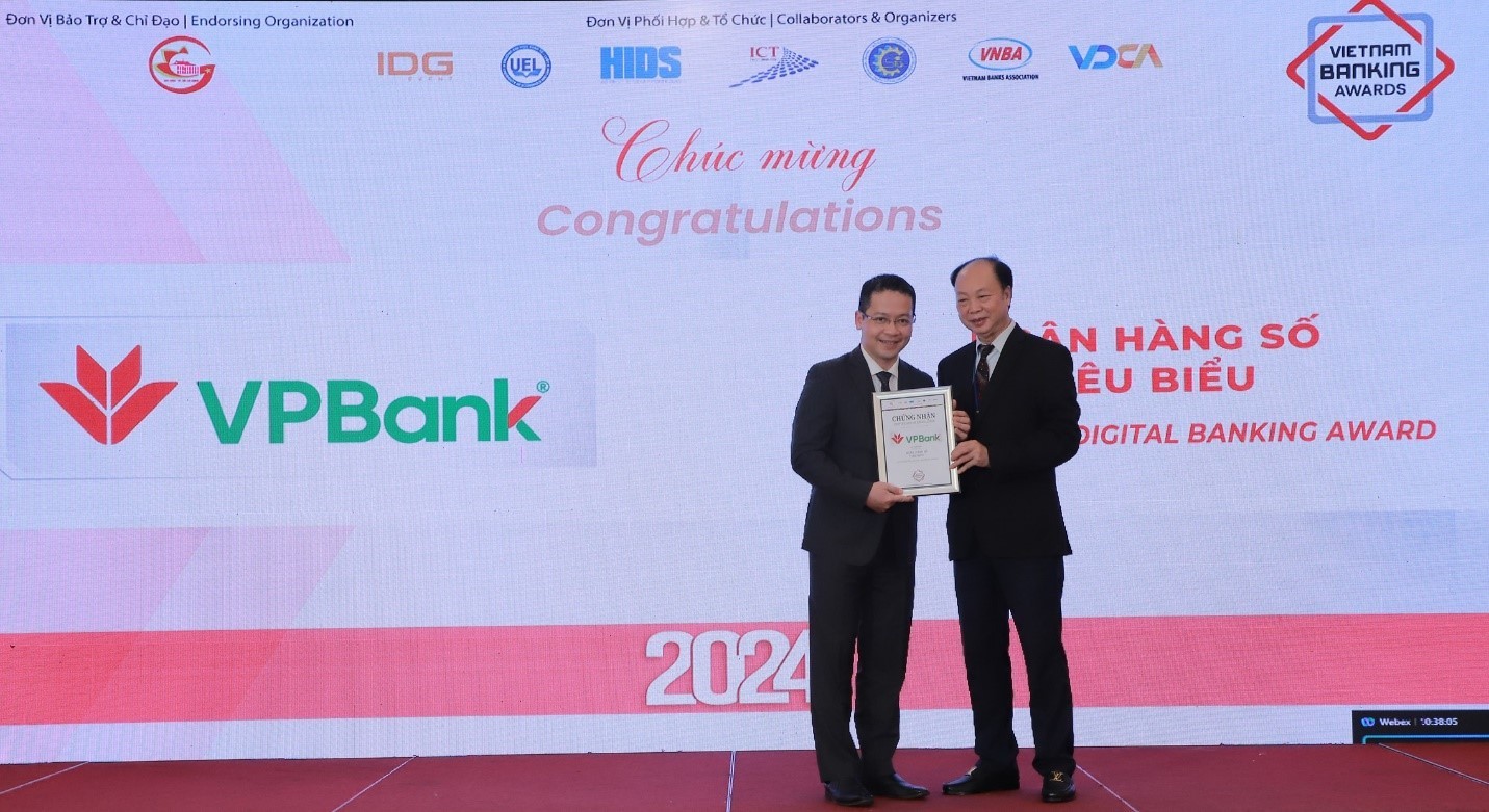 vpbank-lan-thu-4-duoc-vinh-danh-la-ngan-hang-so-tieu-bieu-1723431580.jpg