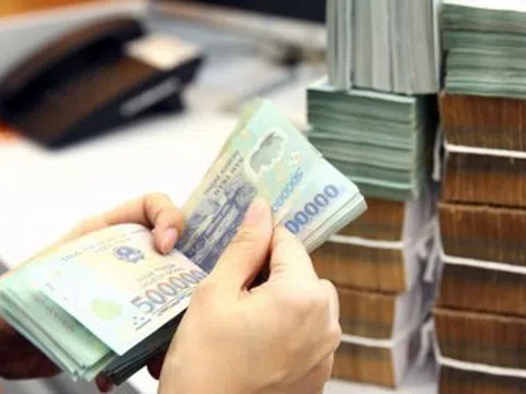 Tăng trưởng kinh tế chậm khiến thu ngân sách tháng đầu năm giảm gần 20%