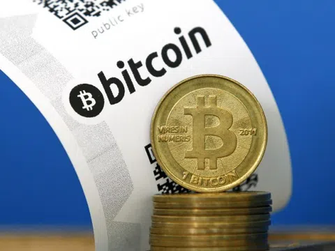 Giá Bitcoin tăng mạnh, Ether thiết lập kỷ lục mới