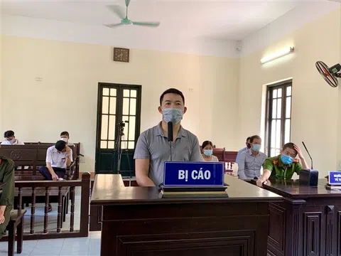 Phạt 2 năm tù gã đàn ông say xỉn đấm công an tại chốt kiểm dịch