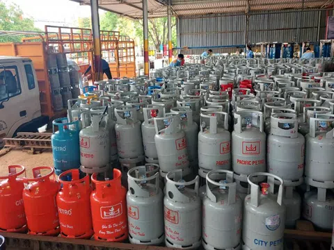 Giá gas tăng thêm 12.000 đồng bình 12kg từ 1-8