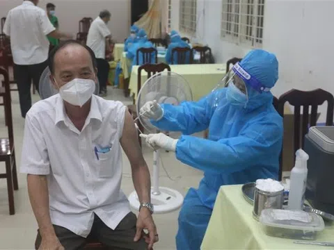 Covid-19 sáng 16/1: Tăng tốc tiêm vaccine mũi 3, ca nhiễm Omicron thứ 13 ở TP. Hồ Chí Minh, Ninh Bình tạm dừng hoạt động chốt kiểm soát