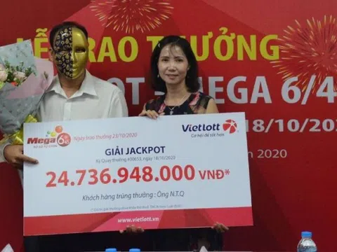 Trúng Vietlott gần 25 tỷ, người đàn ông ủng hộ miền Trung 200 triệu