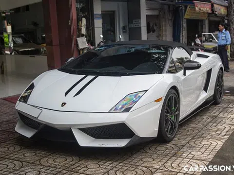 Siêu xe Lamborghini Gallardo độc nhất Việt Nam "làm dâu" Sài Gòn