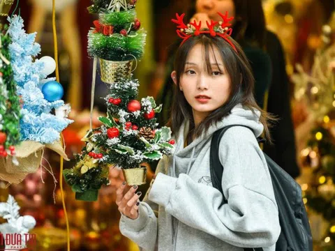 Hàng Mã rực rỡ sắc màu đón Noel