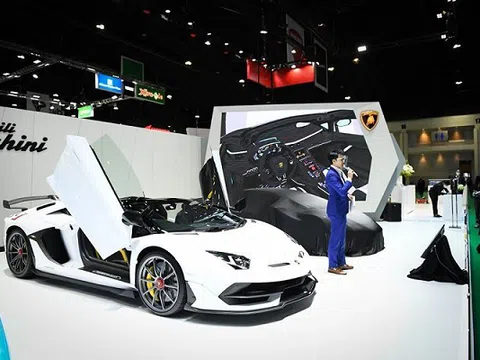 Lamborghini Aventador SVJ mui trần hơn 37 tỷ đồng tại Thái Lan