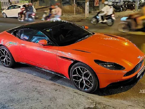 Diện kiến Aston Martin DB11 chính hãng gần 16 tỷ tại Việt Nam