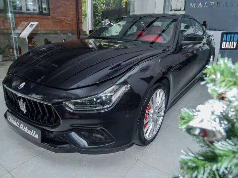 Chiêm ngưỡng Maserati Ghibli Rebelle chỉ một chiếc duy nhất về Việt Nam