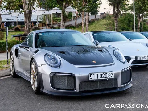 Porsche 911 GT2 RS của ông Đặng Lê Nguyên Vũ mới chạy 19 km