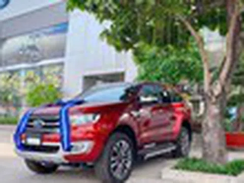 Ford Everest đang giảm giá cả trăm triệu đồng tại đại lý