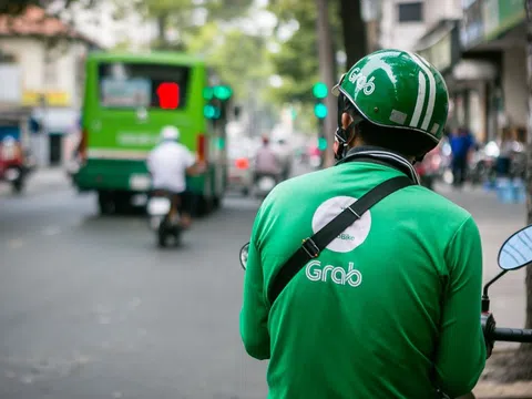 Tài xế Grab "cày" một ngày không bằng bán vé số: Nạn nhân của chiến lược "vỗ béo rồi vắt sữa"