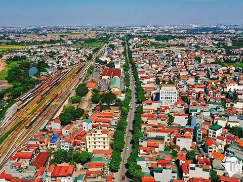 Bất động sản mới nhất: Kẻ tháo chạy, người chờ bắt đáy; nghịch lý ế ẩm nhưng giá vẫn cao ngất; Bình Định đấu giá hơn 2.600 lô đất