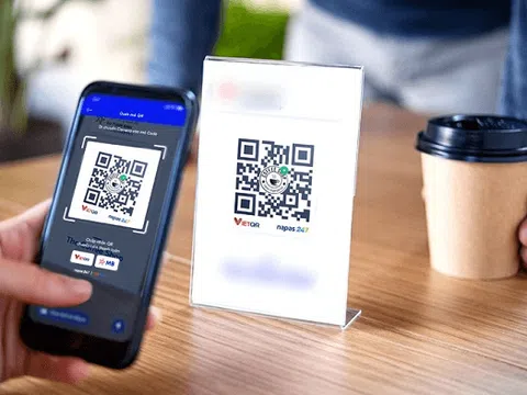 Thời không tiền mặt: Quét QR code tăng đột biến, rút tiền qua ATM giảm mạnh