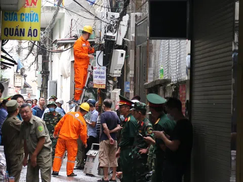 Sau vụ cháy chung cư mini ở Hà Nội: Dây thoát hiểm tăng giá mạnh, người dân đổ xô tìm mua mặt nạ chống khói