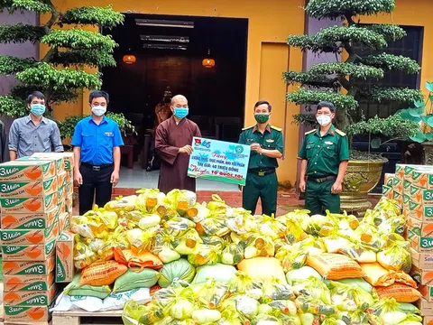 Bình Phước: Lớp trẻ mang yêu thương đến đồng bào và Phật tử gặp khó