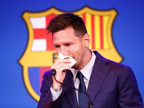 Khăn giấy lau nước mũi của Messi được rao bán với giá 10.000 USD