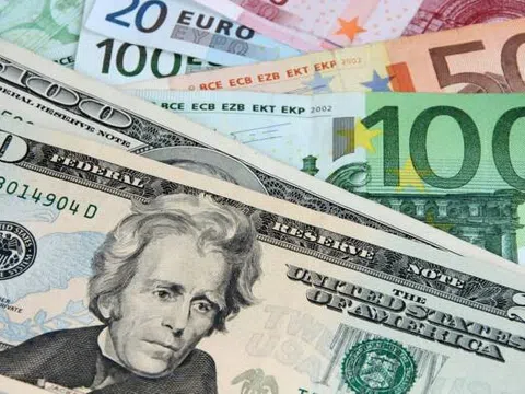 Đồng euro sắp rẻ ngang USD