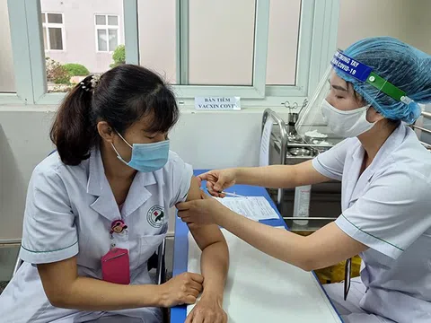 Một tuần vừa tiêm vaccine vừa rút kinh nghiệm của TP.HCM