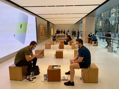 Apple Store đìu hiu ngày mở bán iPhone 12