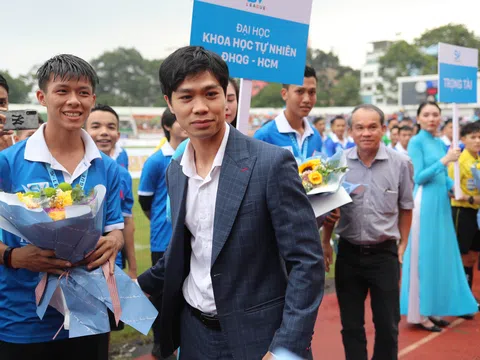 Bầu Đức và Công Phượng tham dự lễ Khai mạc giải SV-VLeague hướng về Đồng bào miền Trung